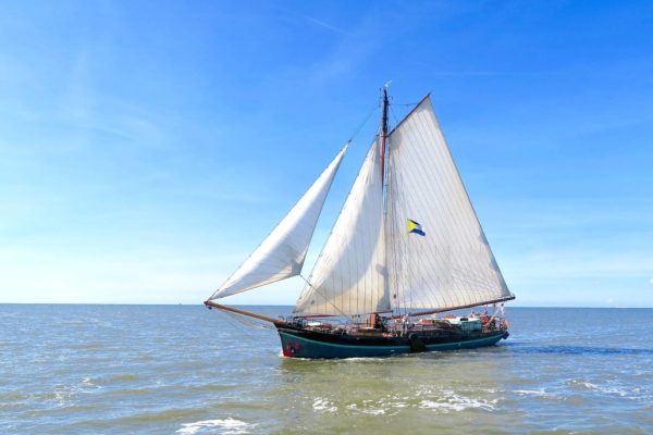 BootBootBoot-Antonius-zeilend_drwlBJ2.height-900-1-1030x688